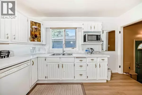 Calgary, AB T2T2V9,1616 50 Avenue SW