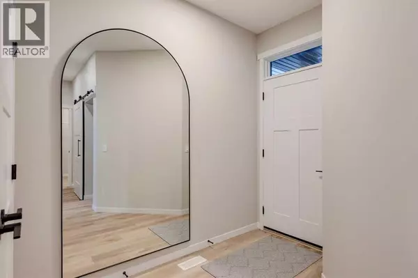 Calgary, AB T3S0H3,16 Heirloom Drive SE