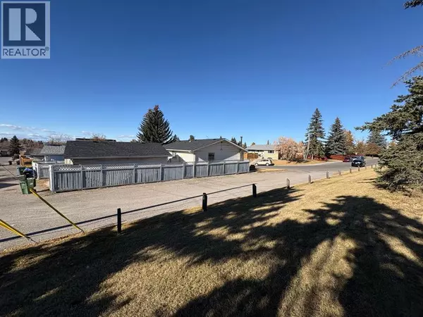 Calgary, AB T1Y3N6,24 Rundleson Way NE