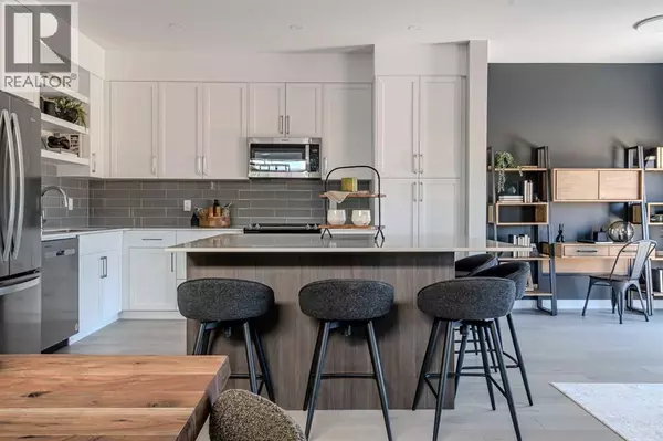 147 Greenwich Drive NW, Calgary, AB T3B5N1