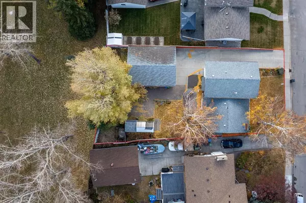 Calgary, AB T2L1X3,3375 Breton Close NW