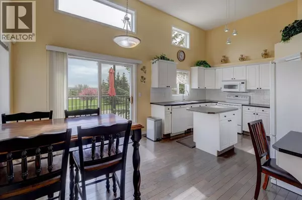 Calgary, AB T3K5G8,82 Country Hills Cove NW