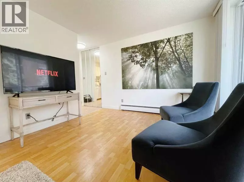 201, 1111 15 Avenue SW, Calgary, AB T2R0S8