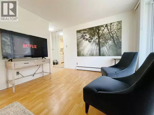 201, 1111 15 Avenue SW, Calgary, AB T2R0S8