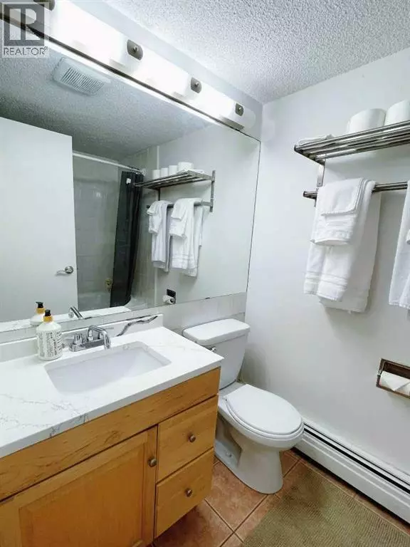 Calgary, AB T2R0S8,201, 1111 15 Avenue SW