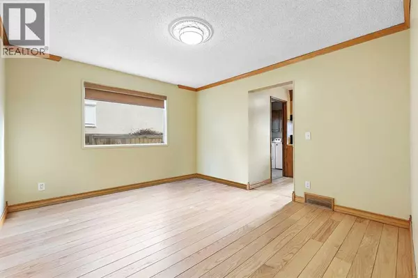 Calgary, AB T2W2W4,115 Brookgreen Drive SW