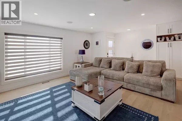 Calgary, AB T3E0T9,4620 30 Avenue SW