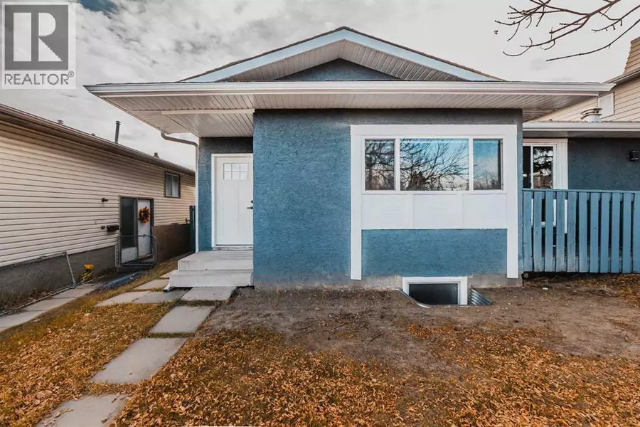 8428 Berkley Road NW, Calgary, AB T3K1B4