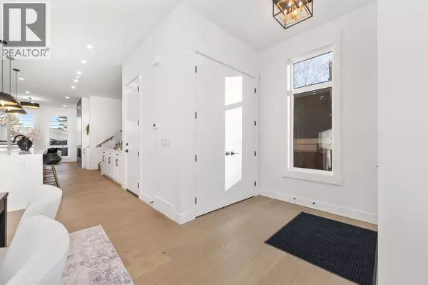 Calgary, AB T3C2A2,1444 43 Street SW