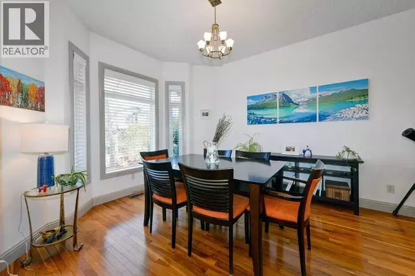 Calgary, AB T3E2G4,2617 27 Street SW