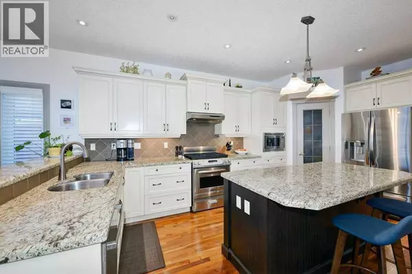 Calgary, AB T3E2G4,2617 27 Street SW