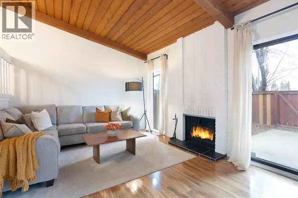 54, 10030 Oakmoor Way SW, Calgary, AB T2V4S8