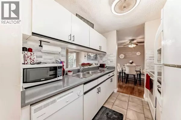 Calgary, AB T2B3K3,314, 20 Dover Point SE