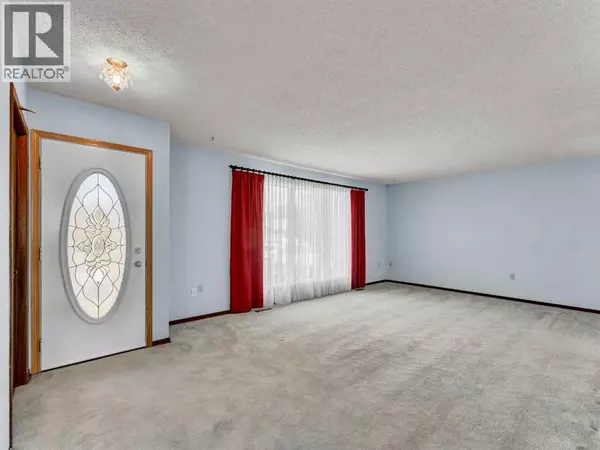 Medicine Hat, AB T1A6A8,267 11 Street NE