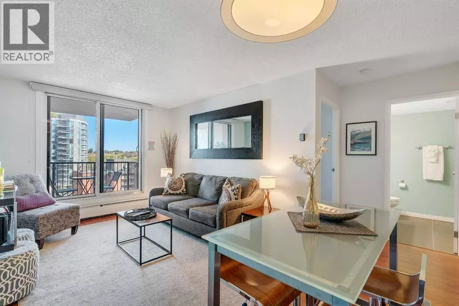 815, 738 3 Avenue SW, Calgary, AB T2P0G7