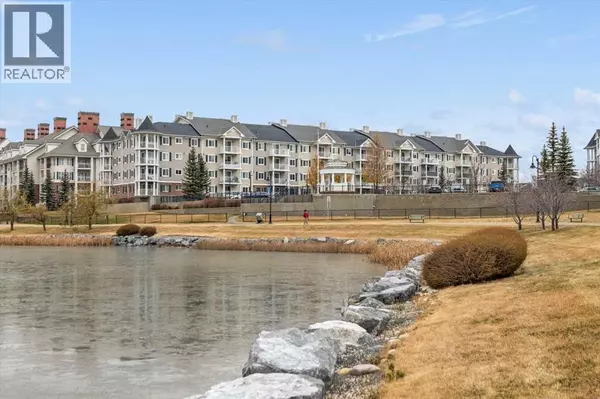 3314, 10 Country Village Park NE, Calgary, AB T3K0W5