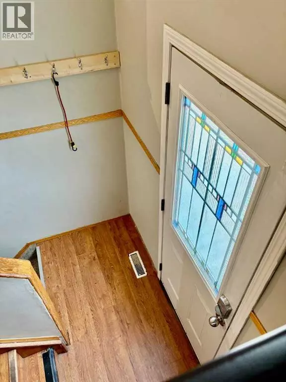 Peace River, AB T8S1B5,7421 98B Street