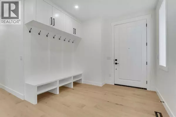 Chestermere, AB T1X2Y4,18 South Shore Road