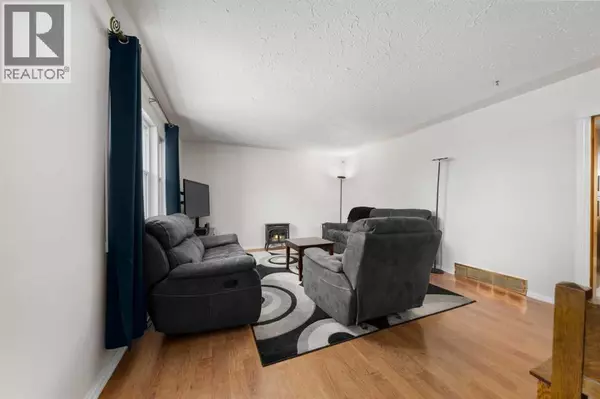 Calgary, AB T2B1C8,2219 41 Street SE