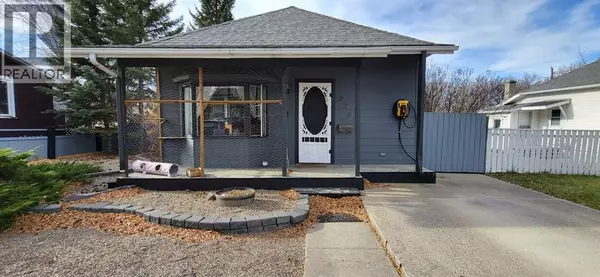 Lethbridge, AB T1H2L9,726 12B Street N