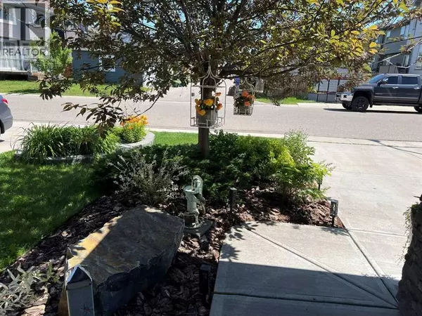 Calgary, AB T3P0G6,281 Evanspark Gardens NW