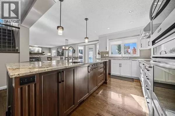 Calgary, AB T2X3G5,1375 Sunvista Way SE