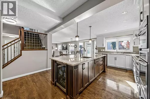 Calgary, AB T2X3G5,1375 Sunvista Way SE