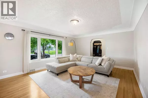 Calgary, AB T2M4C2,2452 Capitol Hill Crescent NW