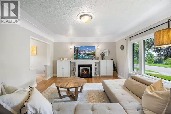 Calgary, AB T2M4C2,2452 Capitol Hill Crescent NW