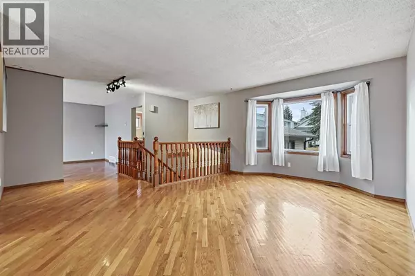 Calgary, AB T2E8G6,128 Ventura Way NE