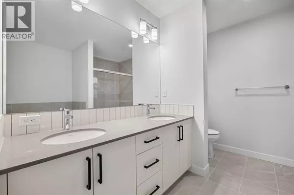 Calgary, AB T2X5W2,56 Creekstone Grove SW