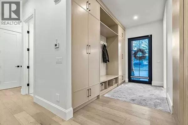 Calgary, AB T3E5E3,56 Lissington Drive SW