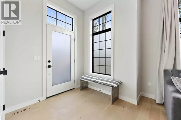 Calgary, AB T2T5A4,4929 20 Street SW