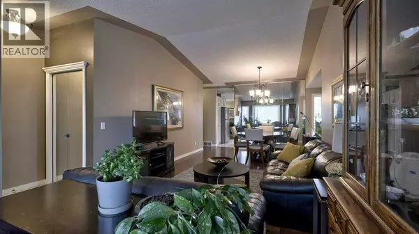 Calgary, AB T3H3E4,138 Sierra Morena Green SW