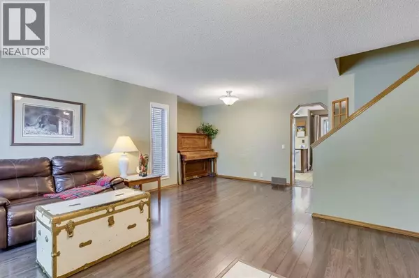 Calgary, AB T2Z1N8,212 Mckerrell Way SE