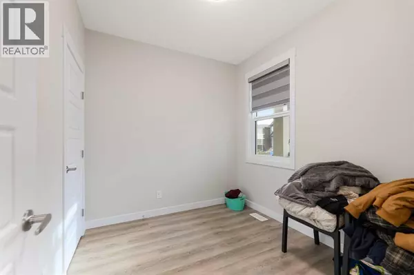 Calgary, AB T3N2L5,7 Corner Glen Common NE