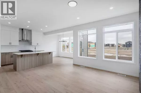 Calgary, AB T3N2P1,370 Corner Glen Way NE