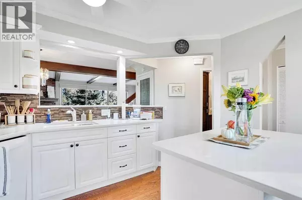 Calgary, AB T2J4Y9,27, 10910 Bonaventure Drive SE