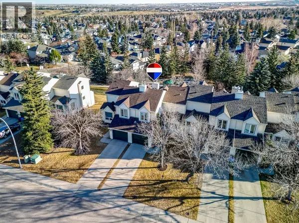 221 Sandringham Road NW, Calgary, AB T3K3Z1