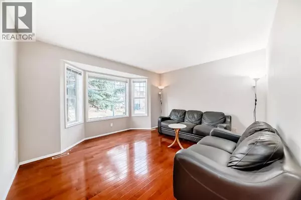 Calgary, AB T3K4H4,83 Harvest Gold Circle NE