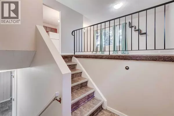 Calgary, AB T2X1C4,43 Midridge Gardens SE