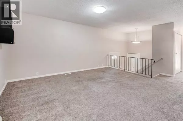 Calgary, AB T2X1C4,43 Midridge Gardens SE