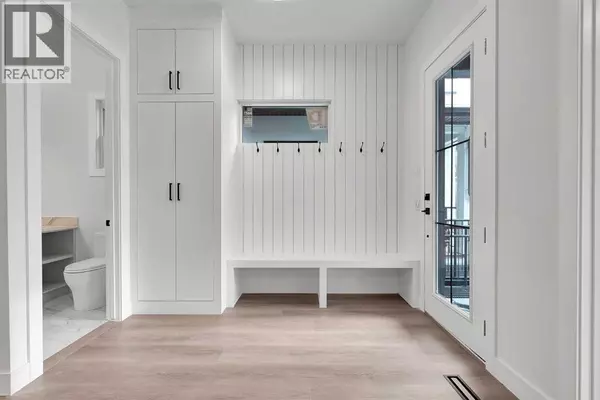 Calgary, AB T2N1A4,2526 7 Avenue NW