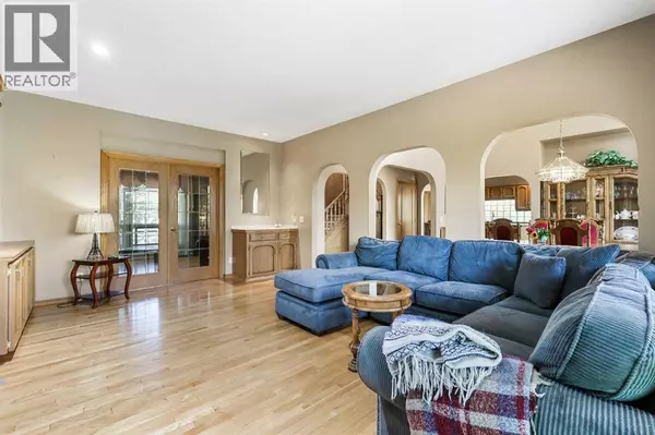 Calgary, AB T2z1L2,322 Douglas Woods Court SE