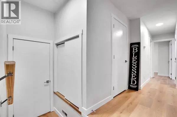 Calgary, AB T2J5E5,903B Queensland Drive SE