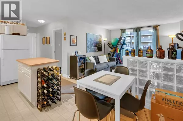 Calgary, AB T3C0T3,606, 1328 13 Avenue SW