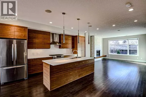 Calgary, AB T3E3L6,3705 41 Street SW