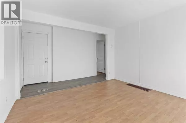 Lethbridge, AB T1J0N5,2139 5 Avenue N