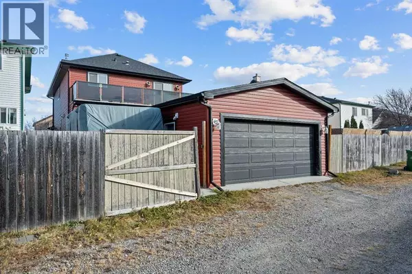 Calgary, AB T3J4P4,21 Martha's Green NE