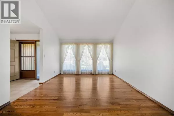 Calgary, AB T2J4V8,720 Parkvalley Road SE